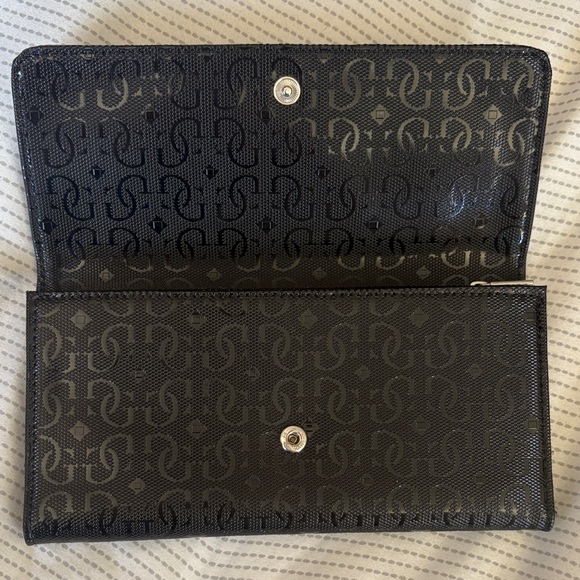 Guess  Black Logo Wallet - Picture 3 of 4